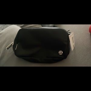 Lululemon Everywhere sold out belt bag